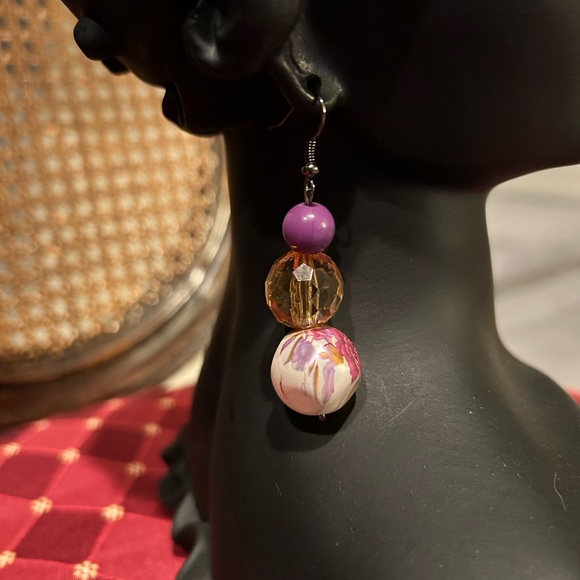 Dangling floral and gem beads ball drop earrings - Picture 9 of 9